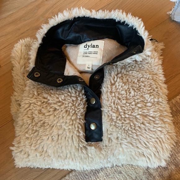 Dylan Sherpa fuzzy pullover - Picture 2 of 3